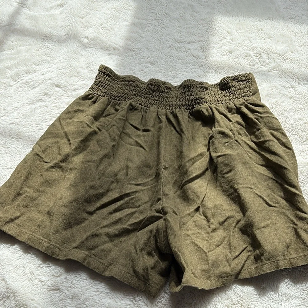 Ardene Olive Green High-Waisted Shorts | Pleated Relaxed Fit | Women’s Size XS - Picture 6 of 6
